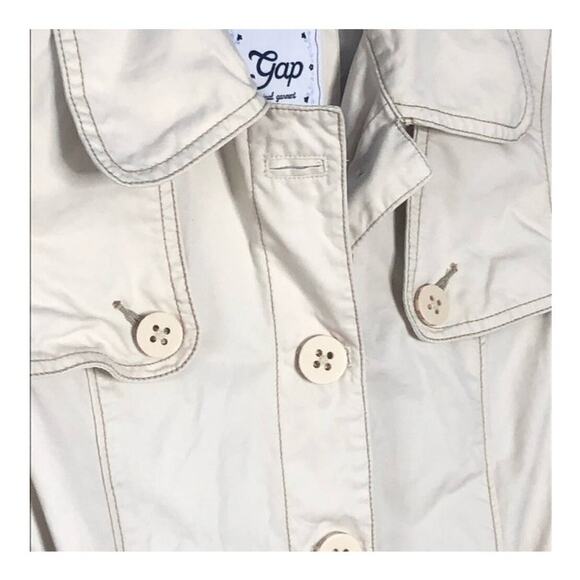 GAP Original Vintage Trench Coat JR Large Cream Ruffle Hem Belted Timeless Style - Picture 14 of 16